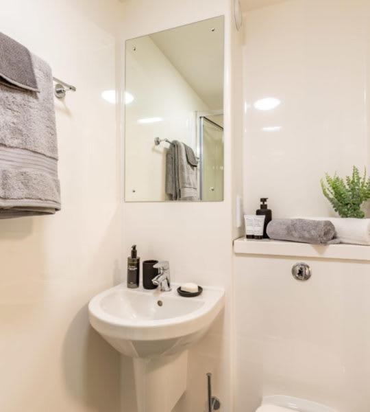 Newton Court Newcastle Ensuite Rooms Ньюкасл-апон-Тайн Екстер'єр фото
